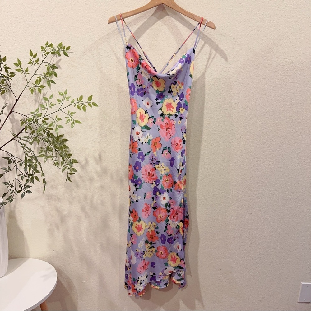 ASTR Gaia Draped Collar Satin Midi Dress in Periwinkle Floral Size Small NWT - Picture 4 of 13
